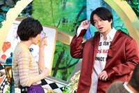 「裏顔女子の夜」より、菊池風磨（右）。(c)TBS