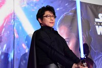 ベン・ソロチャレンジでポーズを決める及川光博。