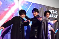 左から津田健次郎、及川光博、武田真治。