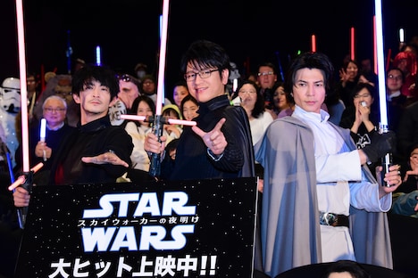 左から津田健次郎、及川光博、武田真治。