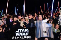 左から津田健次郎、及川光博、武田真治。