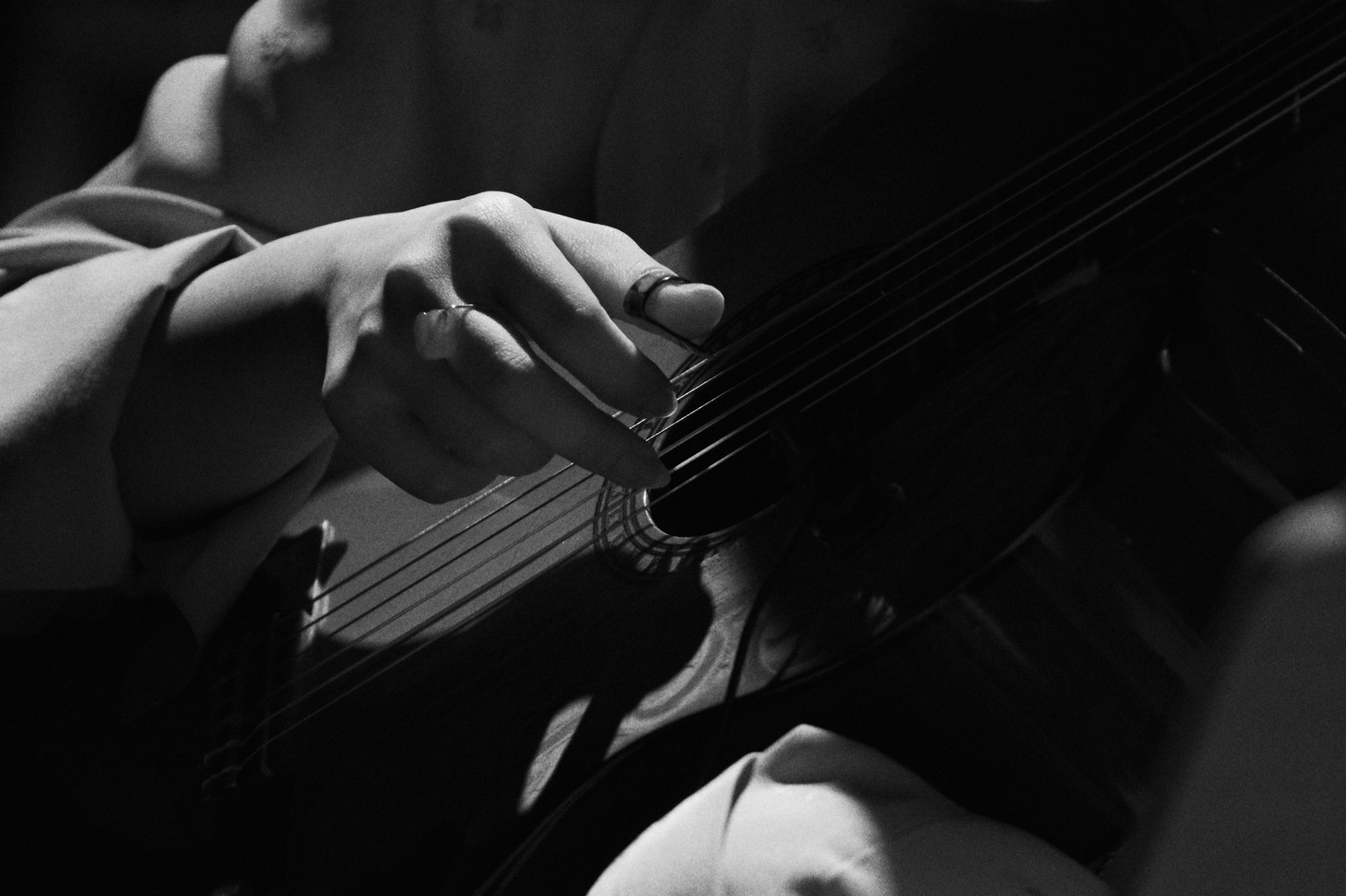 青葉市子「"gift" 青葉市子 10th anniversary concert I」の様子。（Photo by Kodai Kobayashi, Seita Hiramatsu）