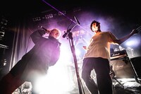 左からKAITO（Paledusk）、タナカユーキ（Vo, G）。（撮影：KAWADO）