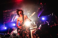 タクマ（Key, G, Cho）（撮影：KAWADO）