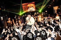 タナカユーキ（Vo, G）（撮影：KAWADO）