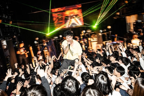 タナカユーキ（Vo, G）（撮影：KAWADO）