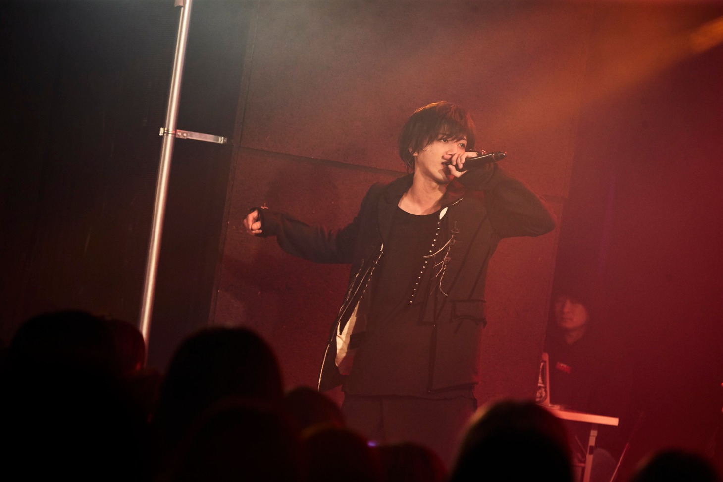 SHARE LOCK HOMESのライブの様子。