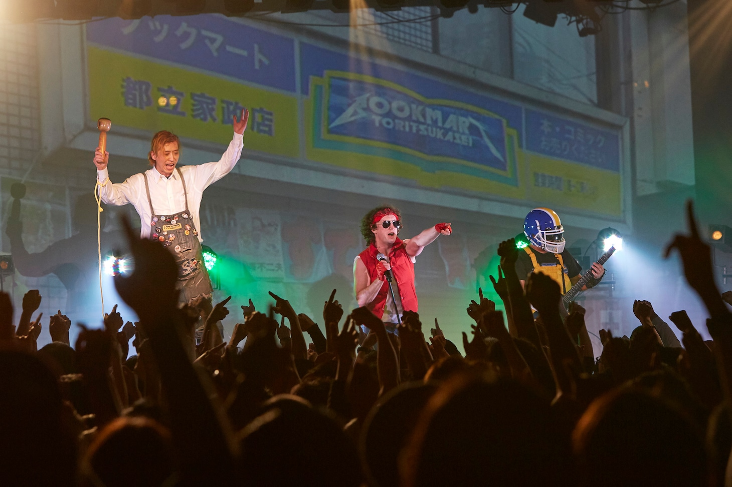 ザ・リーサルウェポンズのライブの様子。（撮影：片岡光正、kimi）