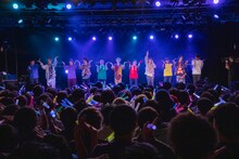 超特急と男8号車チームによる「My Buddy」の様子。（撮影：米山三郎）