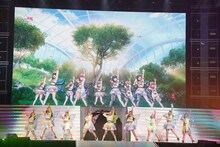 Aqours (c)2013 プロジェクトラブライブ！ (c)2017 プロジェクトラブライブ！サンシャイン!! (c)プロジェクトラブライブ！虹ヶ咲学園スクールアイドル同好会