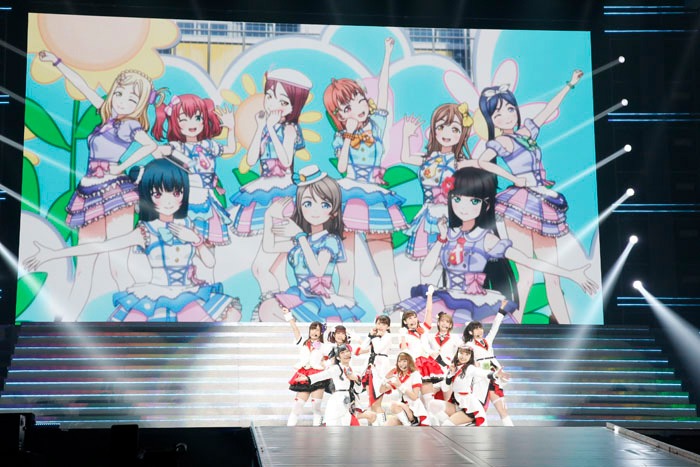 Aqours (c)2013 プロジェクトラブライブ！ (c)2017 プロジェクトラブライブ！サンシャイン!! (c)プロジェクトラブライブ！虹ヶ咲学園スクールアイドル同好会