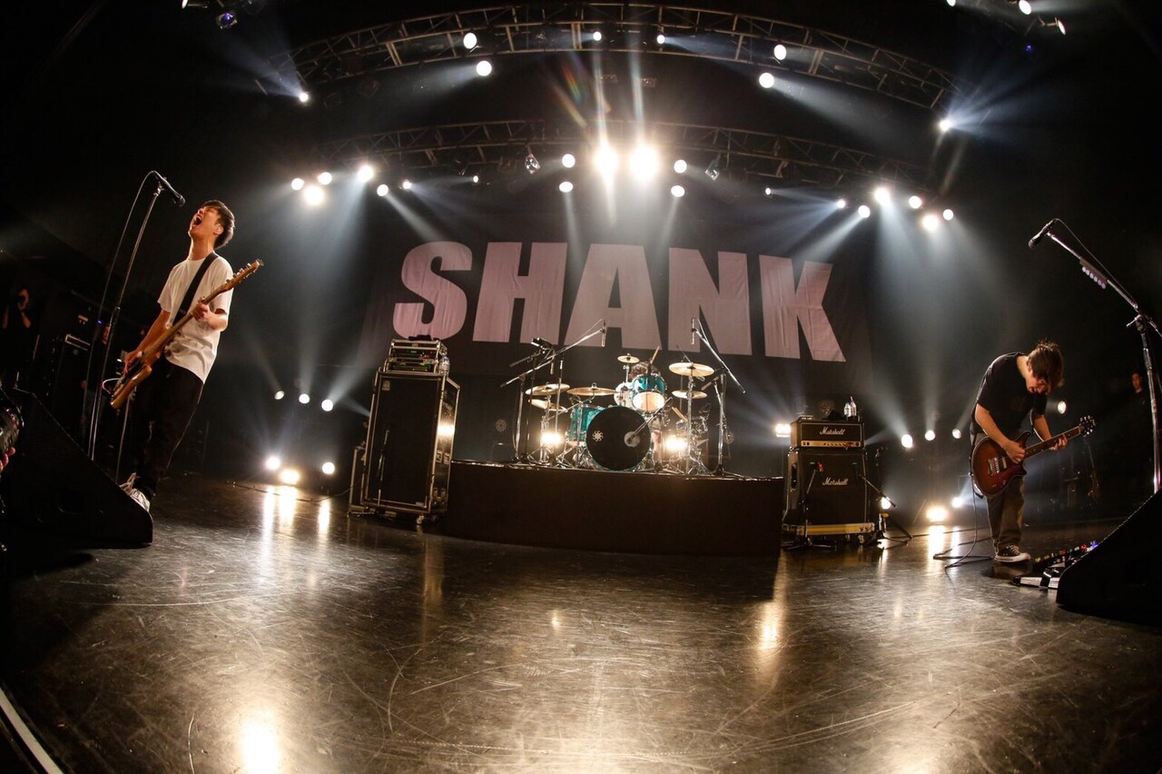 SHANK、15周年ワンマンツアーで満員の新木場STUDIO COASTを熱狂の渦に