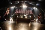 SHANK、15周年ワンマンツアーで満員の新木場STUDIO COASTを熱狂の渦に