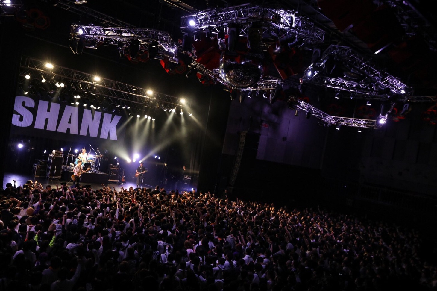 「15th Anniversary One-Man Tour The Heavy Clash」東京・新木場STUDIO COAST公演の様子。（Photo by KOHEI SUZUKI）