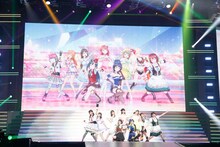 虹ヶ咲学園スクールアイドル同好会 (c)2013 プロジェクトラブライブ！ (c)2017 プロジェクトラブライブ！サンシャイン!! (c)プロジェクトラブライブ！虹ヶ咲学園スクールアイドル同好会