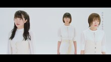 真っ白なキャンバス「桜色カメラロール」ミュージックビデオのワンシーン。(c)KING RECORDS / 真っ白なキャンバス