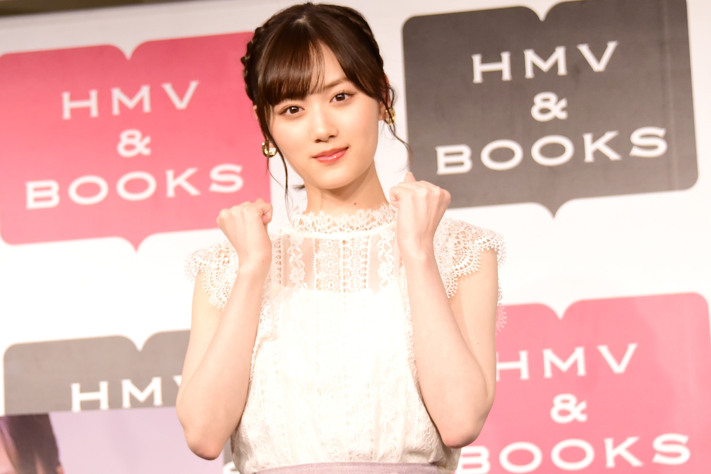 山下美月
