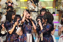 AKB48のニューシングルのセンターに抜擢され、驚く山内瑞葵（AKB48）。(c)AKS