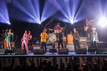 「忌野清志郎 ナニワ・サリバン・ショー Oh!RADIO～五十年ゴム消し～」の様子。