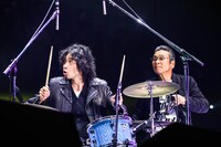 左から斉藤和義、間寛平。