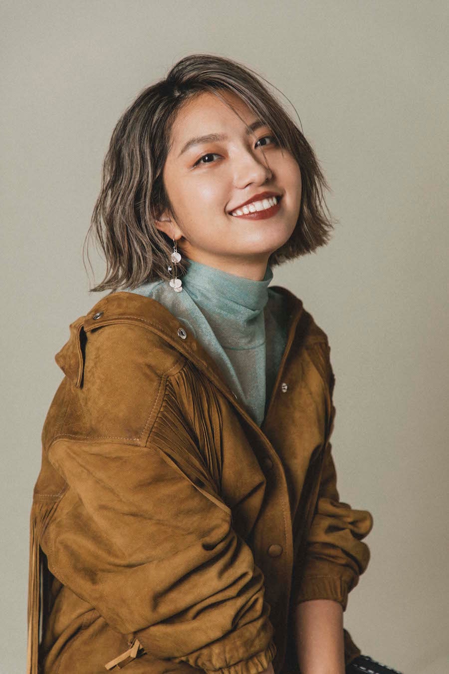 Rihwa、冬を彩る3rdアルバム「WHO YOU R」明日発売