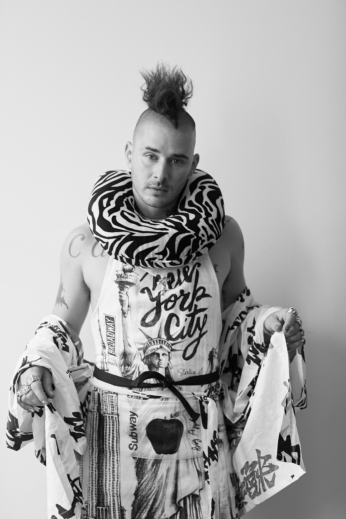 YEAH BOiii COLE（DNCE）