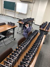 「メモリーテック御殿場工場」を訪れた茅原実里。