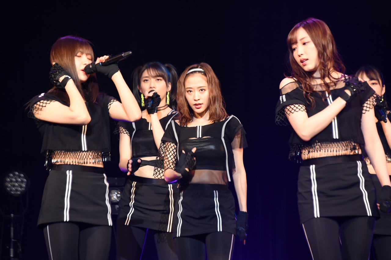 左から佐藤優樹、牧野真莉愛、小田さくら、譜久村聖、