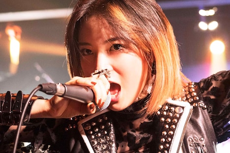 広瀬すず演じる七瀬。(c)2020 松竹 フジテレビジョン