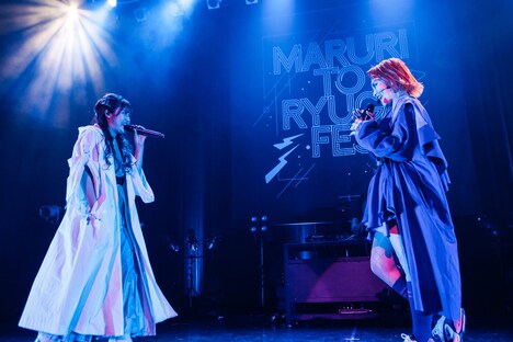 MaRuRiとちゃんみな。（Photo by Nozomi Nakajo）