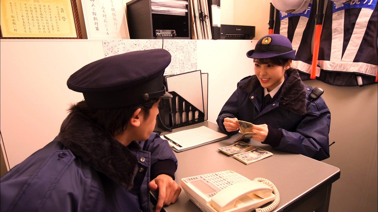 札勘を披露する松田里奈（欅坂46）。(c)日本テレビ