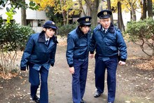 左から松田里奈（欅坂46）、兼近（EXIT）、岡部大（ハナコ）。(c)日本テレビ