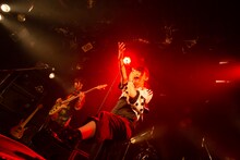 みくる（Vo）（撮影：小林弘輔）