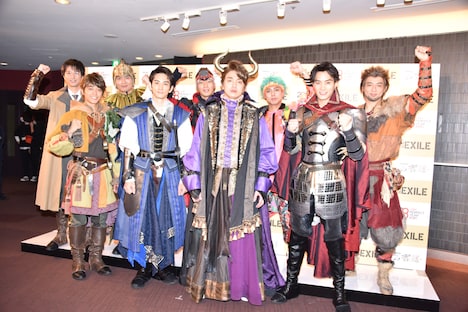 「勇者のために鐘は鳴る」フォトセッションの様子。