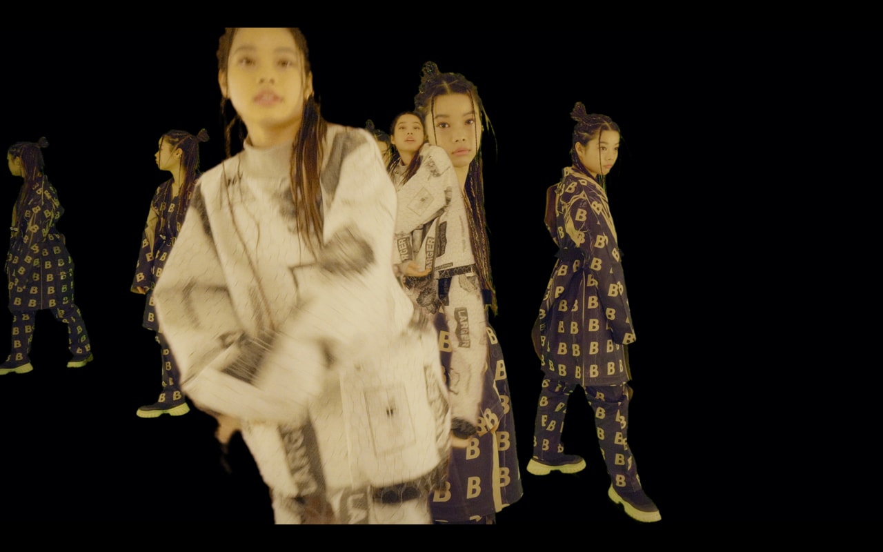 xiangyu「ひじのビリビリ」MVのワンシーン。