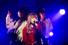 YUiNA EMPiRE（撮影：宇佐美亮）