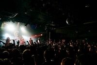 CARRY LOOSEのライブの様子。（撮影：宇佐美亮）