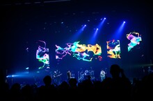 「uP!!!NEXT 須田景凪～晩翠～ powered by au 5G」の様子。（撮影：ヤオタケシ）