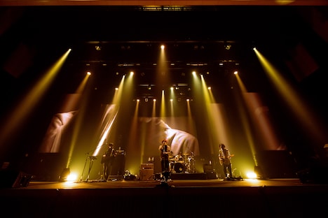 「uP!!!NEXT 須田景凪～晩翠～ powered by au 5G」の様子。（撮影：ヤオタケシ）