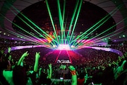 「GLAY ARENA TOUR 2019-2020 DEMOCRACY 25TH HOTEL GLAY THE SUITE ROOM」1月26日の横浜アリーナ公演の様子。(撮影:上溝恭香)