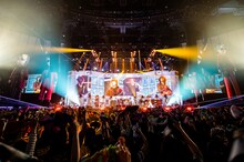 「GLAY ARENA TOUR 2019-2020 DEMOCRACY 25TH HOTEL GLAY THE SUITE ROOM」1月25日の横浜アリーナ公演の様子。（撮影：岡田裕介）