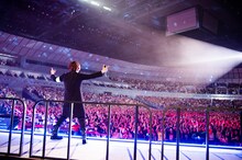 「GLAY ARENA TOUR 2019-2020 DEMOCRACY 25TH HOTEL GLAY THE SUITE ROOM」1月25日の横浜アリーナ公演の様子。（撮影：岡田裕介）