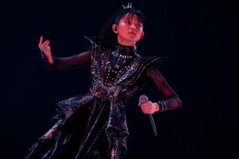 SU-METAL（Vocal, Dance）（Photo by Taku Fujii）