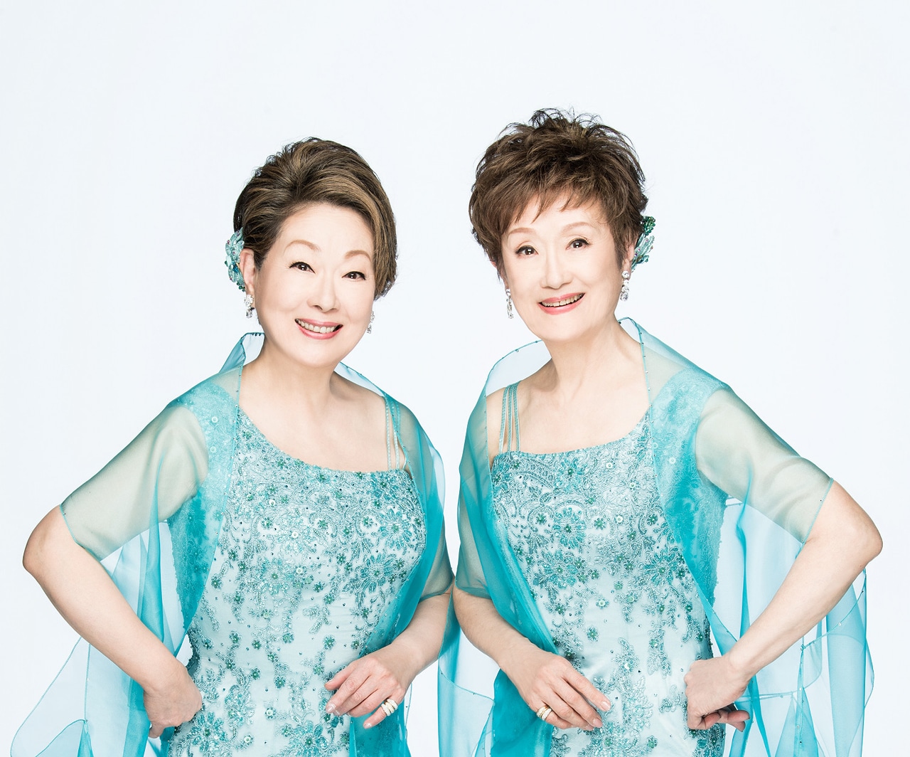 由紀さおりと安田祥子。