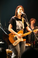 片平里菜「brand new album『一年中』発売記念 リリースパーティ“冬の魔法”」の様子。（Photo by jokei takahashi）