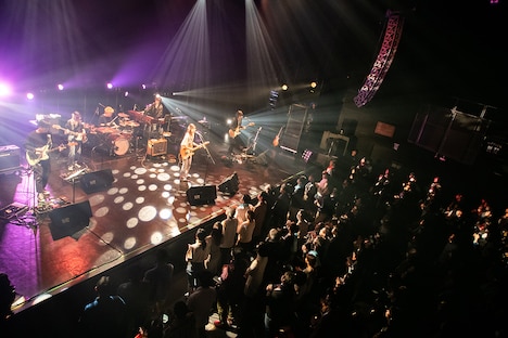 片平里菜「brand new album『一年中』発売記念 リリースパーティ“冬の魔法”」の様子。(Photo by jokei takahashi)