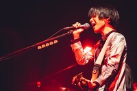 斎藤宏介（Vo, G）（Photo by Viola Kam［V'z Twinkle］）