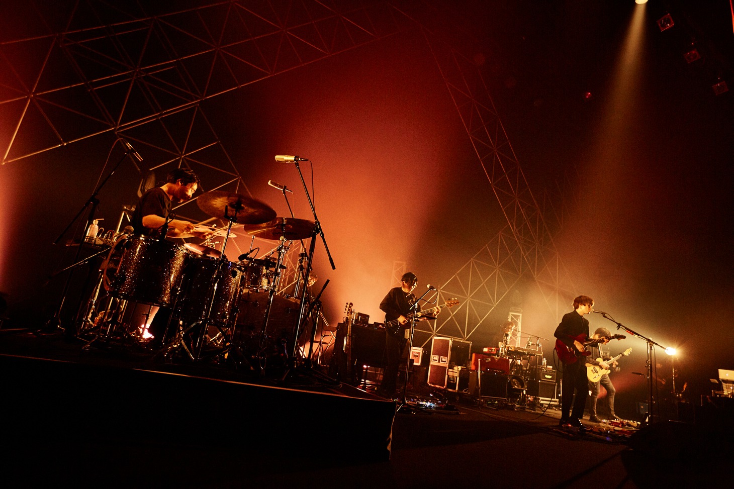 「ONEMAN HALL TOUR 2019-2020『心実』」東京・中野サンプラザホール公演の様子。（撮影：鳥居洋介）