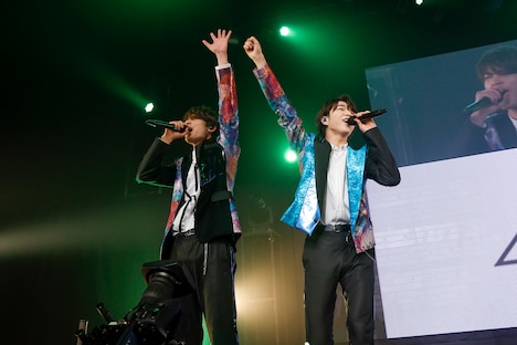 板垣瑞生と塩崎太智。