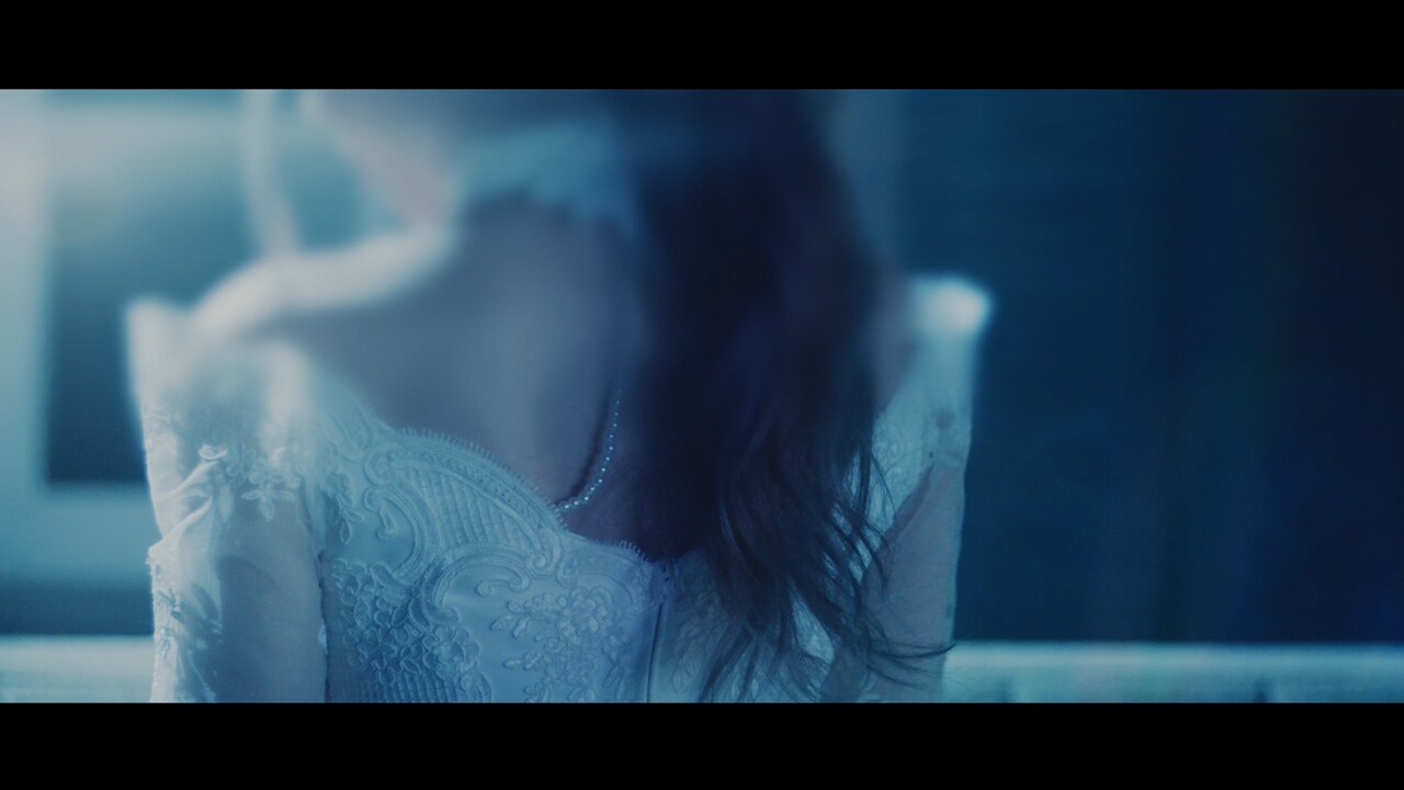 くろくも「Black Lily」MVのワンシーン。